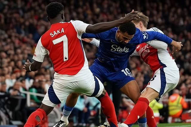 记者：纽卡正密切关注莱斯特城外租球员哈努斯，水晶宫也有意（记者：纽卡紧盯莱斯特城外租将哈努斯，水晶宫同样有意）