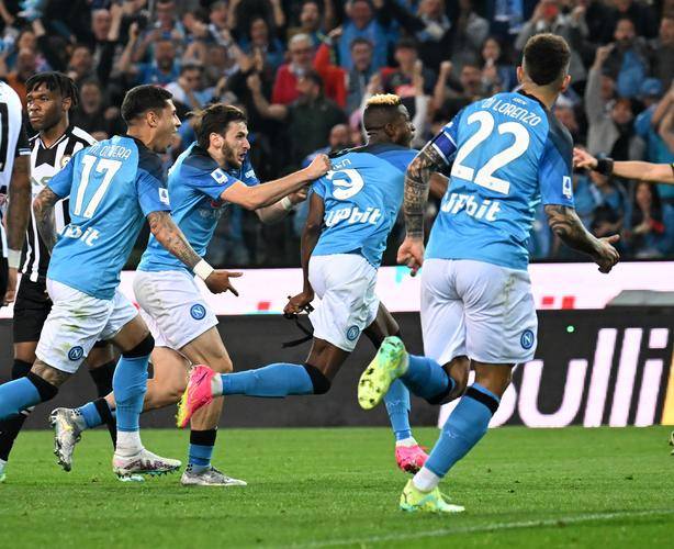 乌迪内斯2-0帕尔马，扎尼奥洛破门，凯南-戴维斯锦上添花（乌迪内斯2比0帕尔马：扎尼奥洛先拔头筹，凯南-戴维斯再下一城）