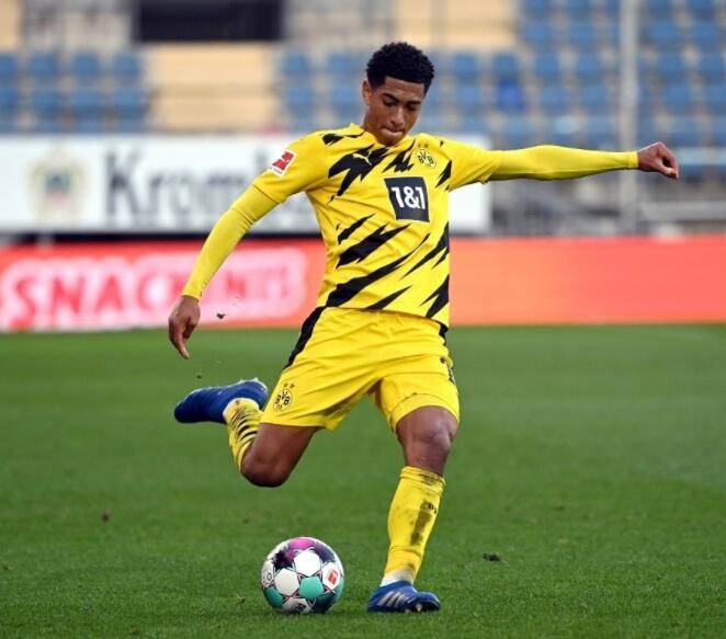 支持河南队，一河南球迷从航体骑三轮车前往足协杯决赛地苏州（为河南队加油，河南球迷骑三轮自航体出发奔赴足协杯决赛地苏州）