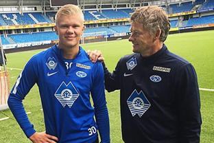 意甲第14轮观赛指南：佛罗伦萨力求首胜，比萨帕尔马保级对决（意甲第14轮看点：佛罗伦萨冲首胜，比萨与帕尔马上演保级生死战）