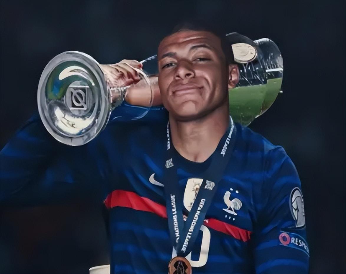 篮球勇士队内三分比赛，球星夺冠（勇士队内三分大赛，球星折桂）