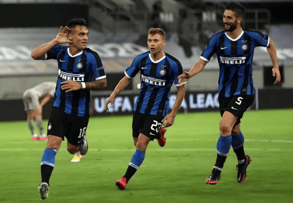 扑救率85.2%场均丢球0.57，斯维拉尔两项数据五大联赛门将第一（斯维拉尔以85.2%扑救率和场均0.57失球领跑五大联赛门将）