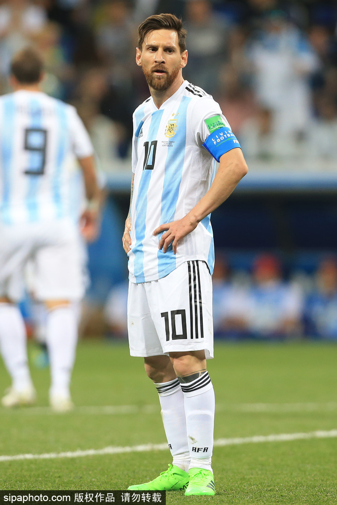 王世龙顶替贝帅成同曦主帅冲季后赛！但就这配置耐心培养新人吧！（王世龙接任同曦主帅冲击季后赛，但以现有阵容更该耐心培养新人）